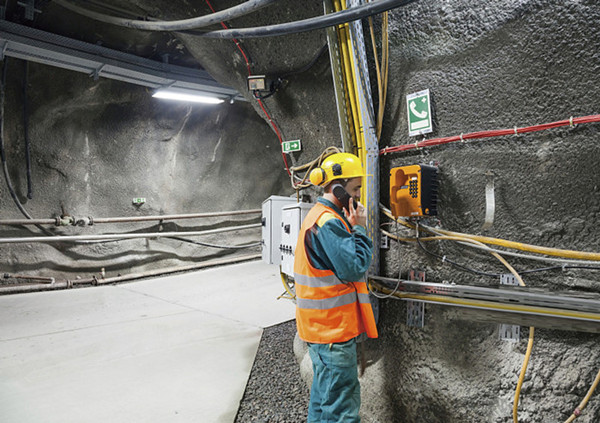 礦用拉線(xiàn)閉鎖電話(huà) 礦用拉線(xiàn)閉鎖電話(huà)